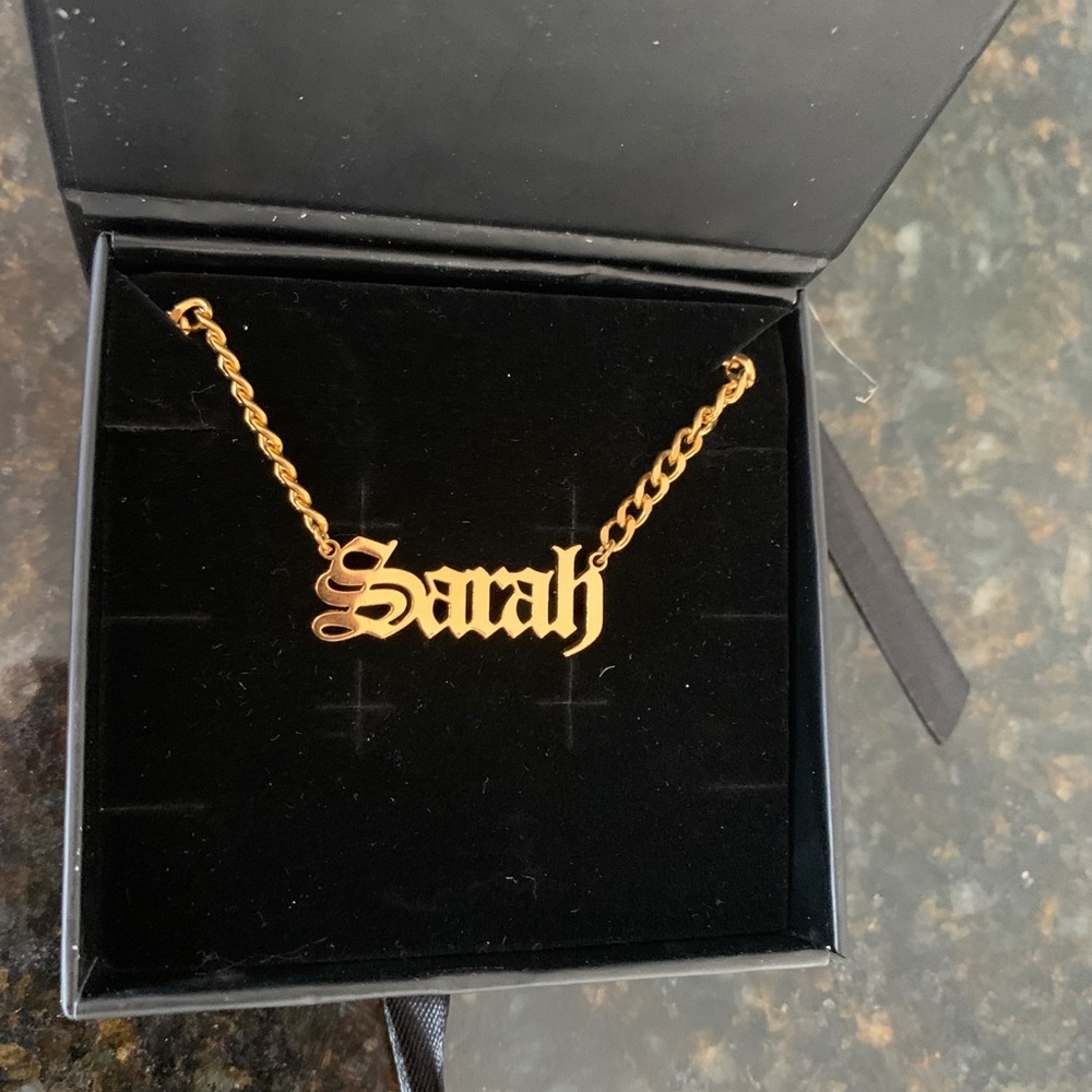 18k gold plated Name necklace “Sarah”.
